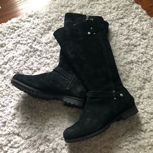 UGG boots leather upper, genuine sheepskin lined